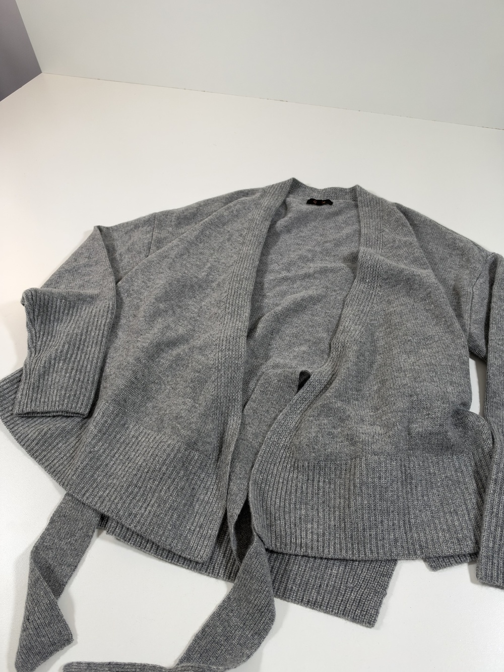 Quince 100% Cashmere Sweater Womens Medium Gray Wrap Cardigan Open Belted FLAW